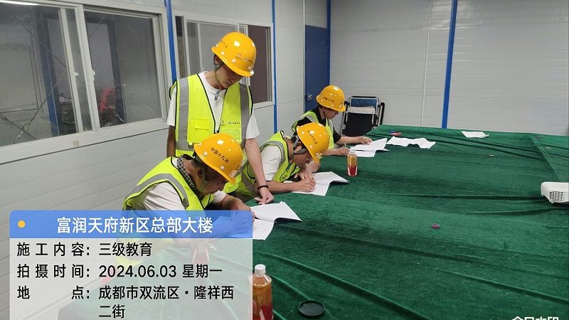 在翻译过程中，要注意语言规范，避免出现中式英语。以下是一些常见的中式英语表达：